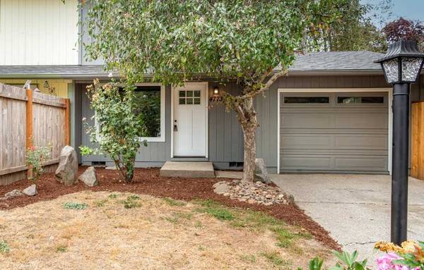 $970 / 2br - Charming 2 Bedroom 1 Bathroom Single-Family Home (Salem, OR)63660395031041120