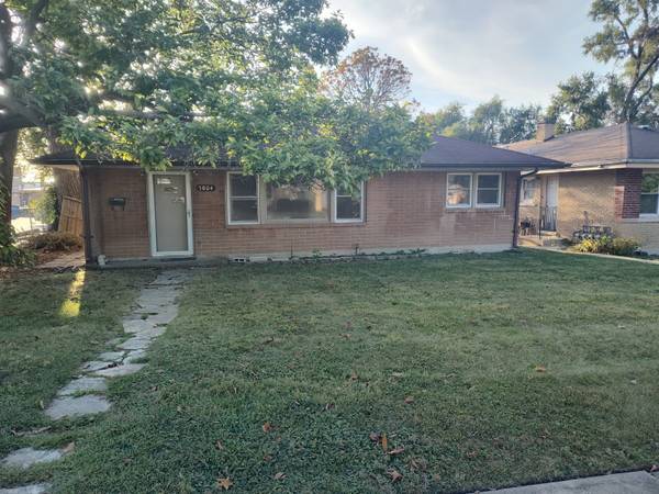 $1,750 / 2br - 890ft2 - 2 bed 1 bath house (Downers Grove)63918413261954120