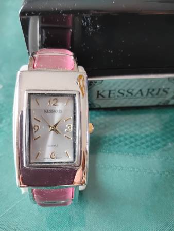 Womens Kessaris Watch, bangle bracelet style band 1