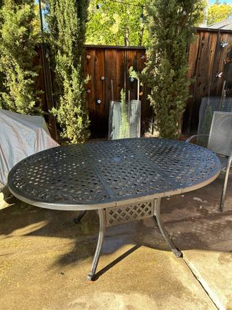 Outdoor Expandable Aluminum Dining Table Hammered Bronze Finish - $250 (san jose south)63471479630337121