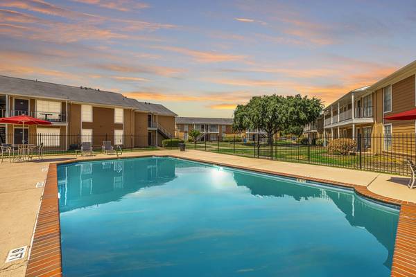 $1,299 / 3br - 1015ft2 - Free Wi-Fi in Common Areas, On-Site Management Team, 3/bd (12221 Fleming Dr, Houston, TX)63924043699074121
