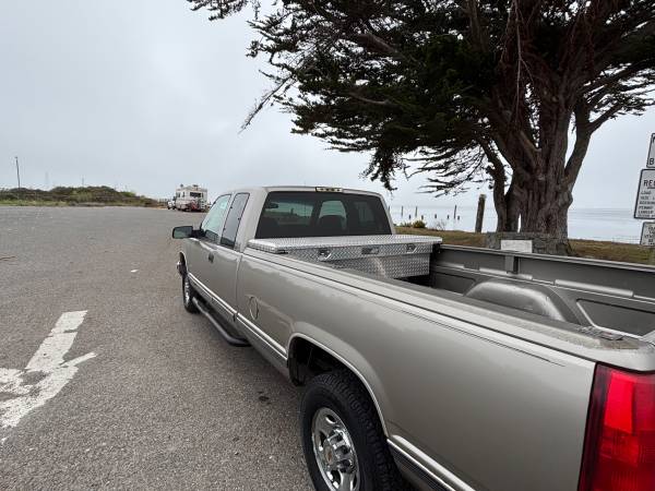 Chevrolet 2500, cama larga de servicio pesado, ¡MUY POCOS KILÓMETROS! - $5.985 (Eureka)63470787015427122