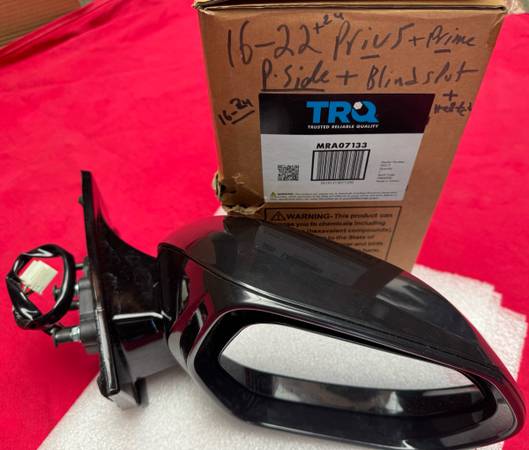 16-24 PRIUS + Prime Espejo Lateral del Lado del Pasajero. (Nuevo) - $59 (San Mateo)63471456030467121