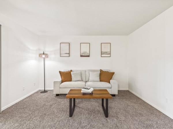 $1,475 / 2br - 870ft2 - Great 3rd floor with $500 off move in63831607806977120