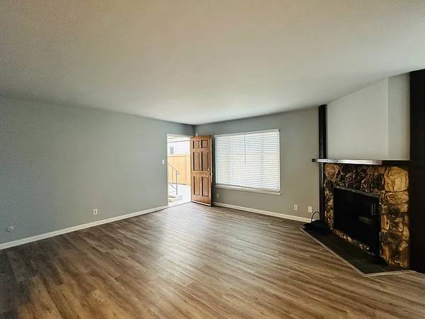 $1,825 / 2br - Spacious 2BR/2BA Apartment in Central Alameda (alameda)63813741635457122