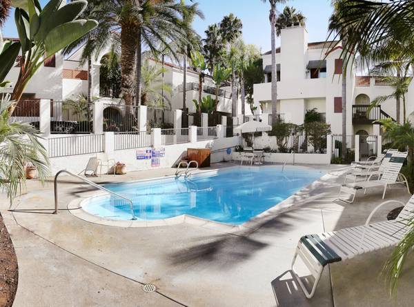 $2,950 / 1br - Carlsbad living! 3 Lagoons, Beachside, W/D Included!> Walk to Surf! (Carlsbad Village)63657276263553122