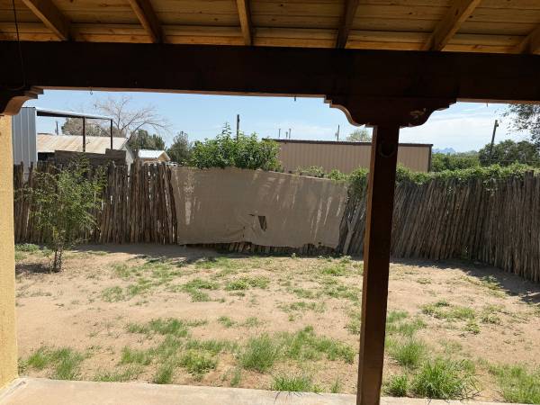 $950 / 2br - Quiet country apartment available63687913267075121