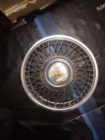 hubcap oldsmobile 1
