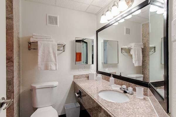 Flat Screen TVs, On-Site Management, Laundry Facility 1