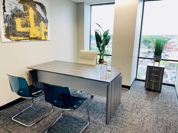$400 Oficinas Privadas en Edificio Alto en Memphis - Union Centre Executive Suites (Distrito Médico de Midtown)63761763939075120
