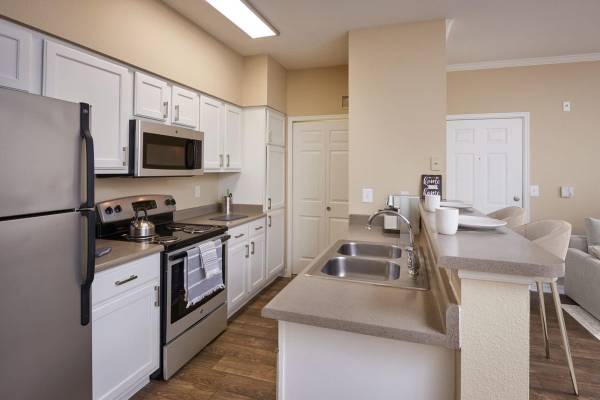 $1,989 / 2br - 1088ft2 - Beautiful 2 Bedroom, Convenient Location, Ready for Move-In! (Varies)63962796699394120