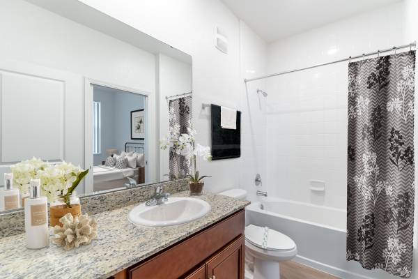 $1,785 / 1br - 777ft2 - ¡Sección 8 Disponible! Servicios Increíbles, Acceso a Ascensor (Viera)63823721646849122