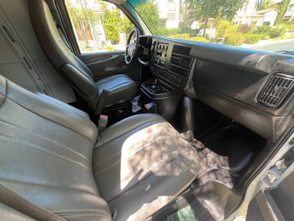 2014 Chevrolet Express Van 35 - Photo 9
