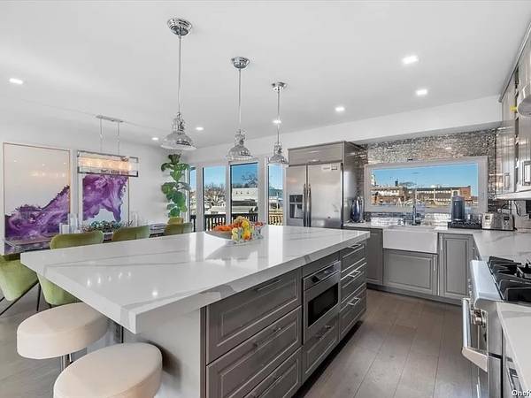 $1,000 / 5br - 2500ft2 - 640 Pearl Street Hermosa Casa (Oceanside)63827204499587123