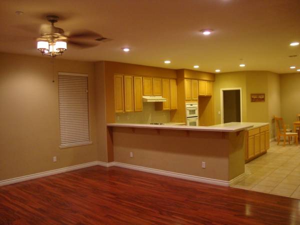 $900 Newark 5-bedroom 3-bathroom large house shared rental (fremont / union city / newark)63847022446339123