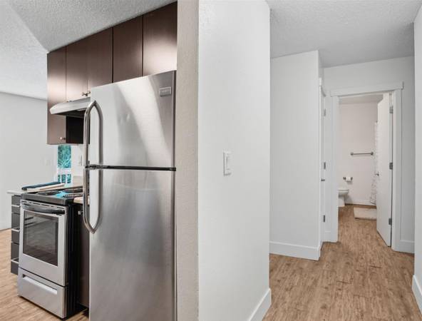 $1,495 / 2br - HALF MONTH FREE + Modern Appeal Throughout - New Bath Fixtures (Halsey & I-84)63870109496835124