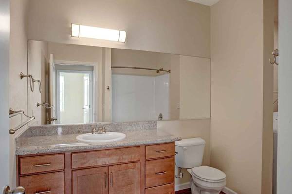 $1,915 / 2br - 915ft2 - Hermoso 2BE 1BA DISPONIBLE 09/19/25. ¡ALQUILE Y SOLICITE AHORA! (Wenatchee)63690701590913122