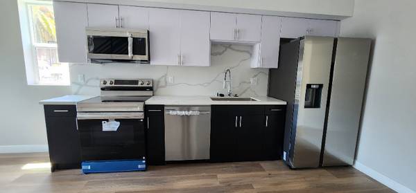 $1550.00 / 1br - Room with balcony for rent $1,550 with private bathroom, SHARED apartm63998004633091122