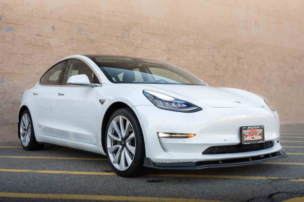 2020 Tesla 3 Full self drive. AWD Long Range $17995 After tax credit - $21,995 (Londonderry)63437583414913124