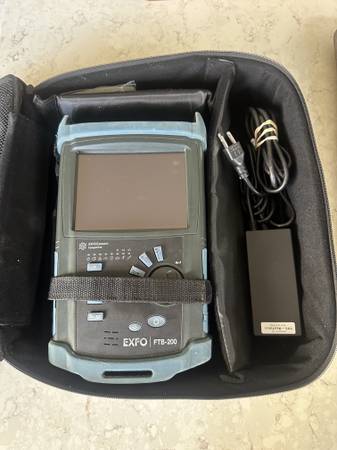 EXFO FTB-200V2 OPTICAL AND MULTISERVICE TEST SYSTEM 1