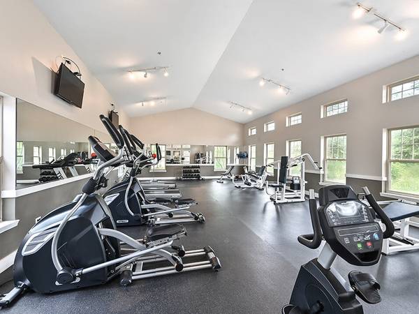 $1,715 / 2br - 940ft2 - 🌞Immediate Availability and Limited Time Special 🏡 (Waukegan, IL)63774346420865121