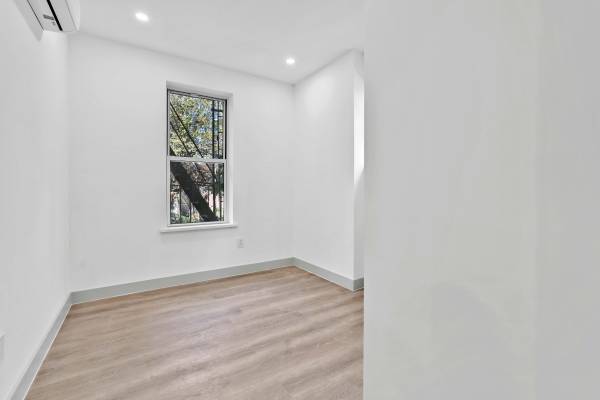$2,951 / 2br - Beautiful 2 Bedroom Apartment for rent, No Fee! (Ridgewood)63930271835010123