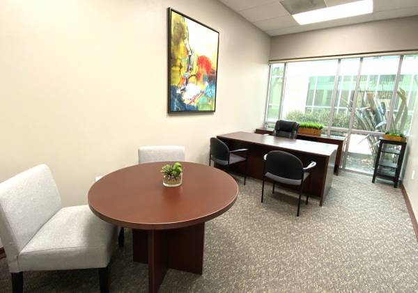$925 / 160ft2 - OFICINAS ejecutivas privadas completamente amuebladas en alquiler en Carlsbad! (Carlsbad)63819233111169124