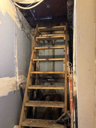 $4,300 / 800ft2 - NO KEY MONEY for EQUIEPMENT BARBER SHOP FOR RENT READY TO WORK (Bronx)64033801534593123