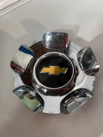 chevrolet silverado hub cap 1