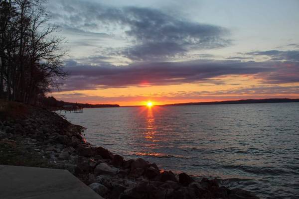 $550 / 2br - Roommate wanted.Next to Allatoona Lake {Bartow County} (Acworth)63964398562050123