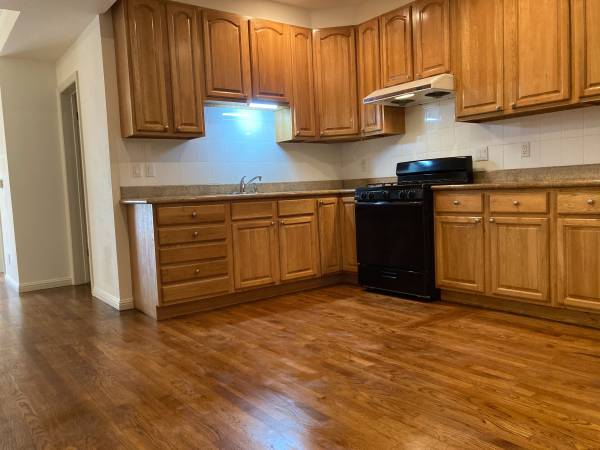 $2,400 / 1br - 800ft2 - First Floor Apartment with Private Backyard (inner richmond)64000590667394120