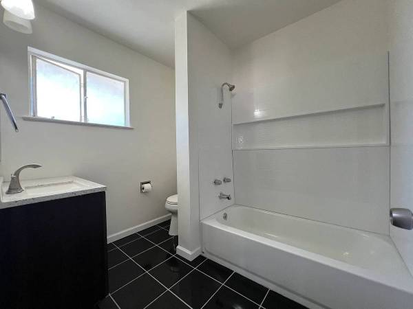 $1,421 / 1br - 1BR ___ @124 Hiawatha Ave, Santa Cruz, CA 95062 @___64055519877762122