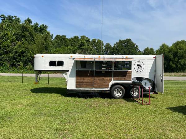 Mobile Bar/Horse Trailer 1