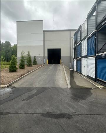 $990 Garner Warehouse – 9,600 SF Máx. | $0.99/SF | Mano de obra del inquilino aceptada (Garner, NC)63685980127619121
