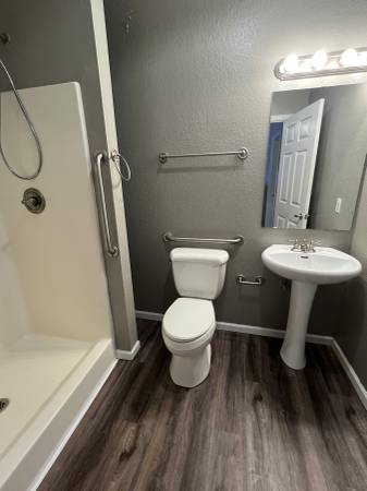 $1,200 / 2br - Washburn Towers 1&2 Bedrooms Available Now! (Ottawa)63873105078915123
