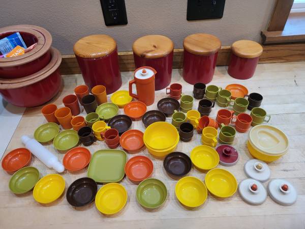 Vintage Tupperware Lot 1