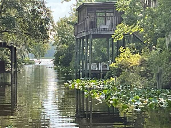 3/2 AFFORDABLE WATERFRONT HOME WITH OCEAN ACCESS 1