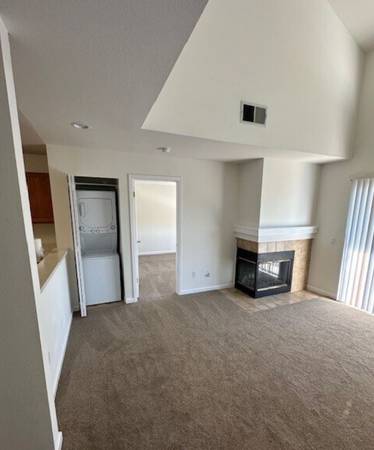 $1,350 / 1br - Bright & Sunny 1-bedroom 1-bathroom condo located in! (novato)63667888816643121