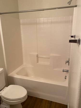 $550 / 1br - SPASIOUS BED ROOM WITH BATH CLOSET NEAR STORES (Concord)63823029968385123