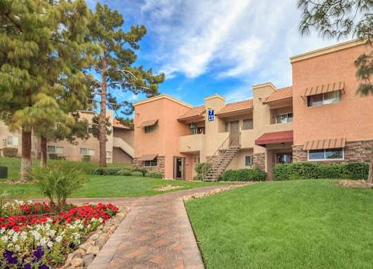 $1,180 / 2br - 1013ft2 - One month free! (Laughlin, NV)63859501815171121
