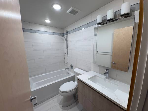 $2,350 / 1br - Kenwood/ Hyde Park -- 1 DORMITORIO 1 BAÑO   DEPARTAMENTO NUEVO (Kenwood/. Hyde Park)63781351075713120