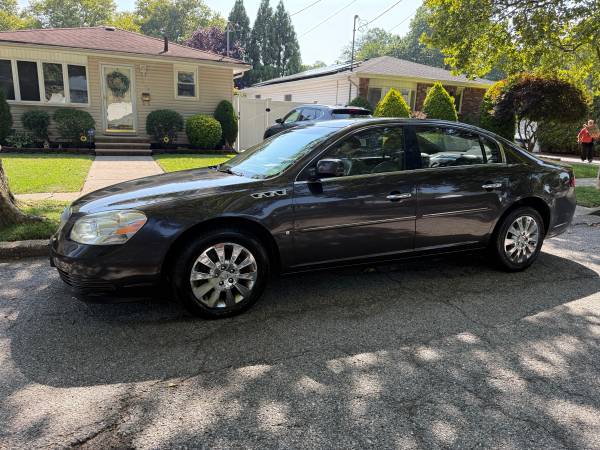 2008 Buick Lucerne runs great It looks beautiful, fully loaded - $2,500 (Staten island)63470890139265122