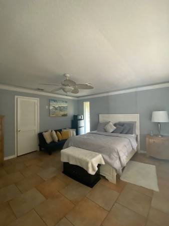 $1,150 / 1br - Alquiler de cuartos para huéspedes/estudio (Port St. Lucie)63799881482627121