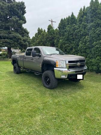 07 Chevy Silverado 2500HD Duramax Crew Cab 4X4 con 144 mil millas - $26,000 (East Wenatchee)63442620877443121