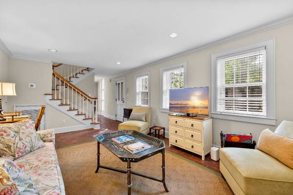 $5200.00 / 2br - 2000ft2 - Carriage House at the Thomas Doughty House64016105740931121