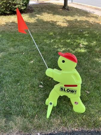 Big plastic Step2 safety sign signal SLOW down kids playing turtle 1