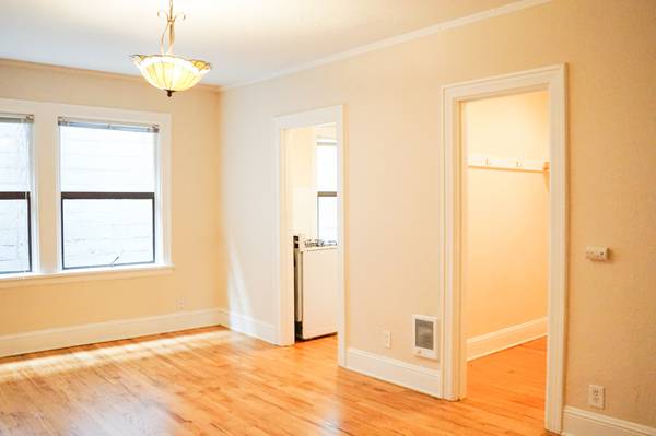 $1,045 Charming NW Studio Close to Providence Park + Pearl! (Northwest)63895124670978123