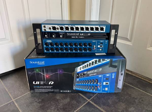 Soundcraft UI24r 24 channel mixer/interface (not working) 1