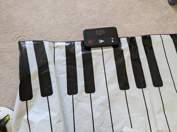 FAO Schwarz Piano Dance Mat 1