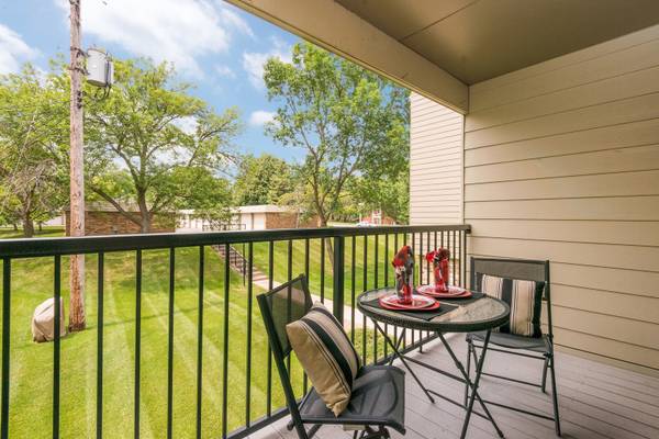 $1,295 / 1br - 844ft2 - Controlled Entries, Fitness Center, Easy Commuting (8015 36th Ave N, New Hope, MN)64003957541249124